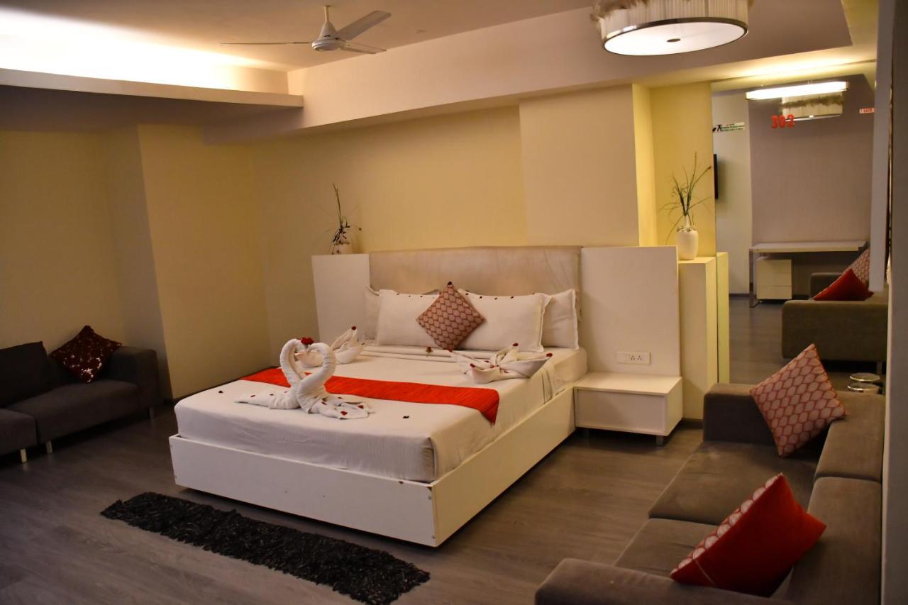 Hotel Vijay Parkinn, Gandhipuram, Коямпутур Екстер'єр фото