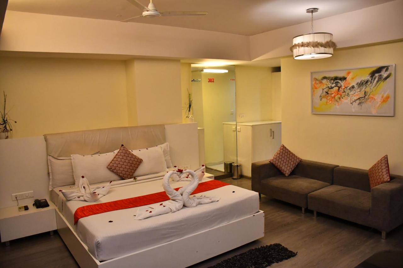 Hotel Vijay Parkinn, Gandhipuram, Коямпутур Екстер'єр фото
